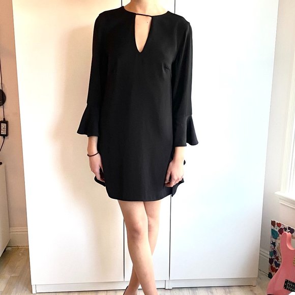 Rare C/MEO Collective black V-neck mini dress with unique flare sleeves - Picture 9 of 16